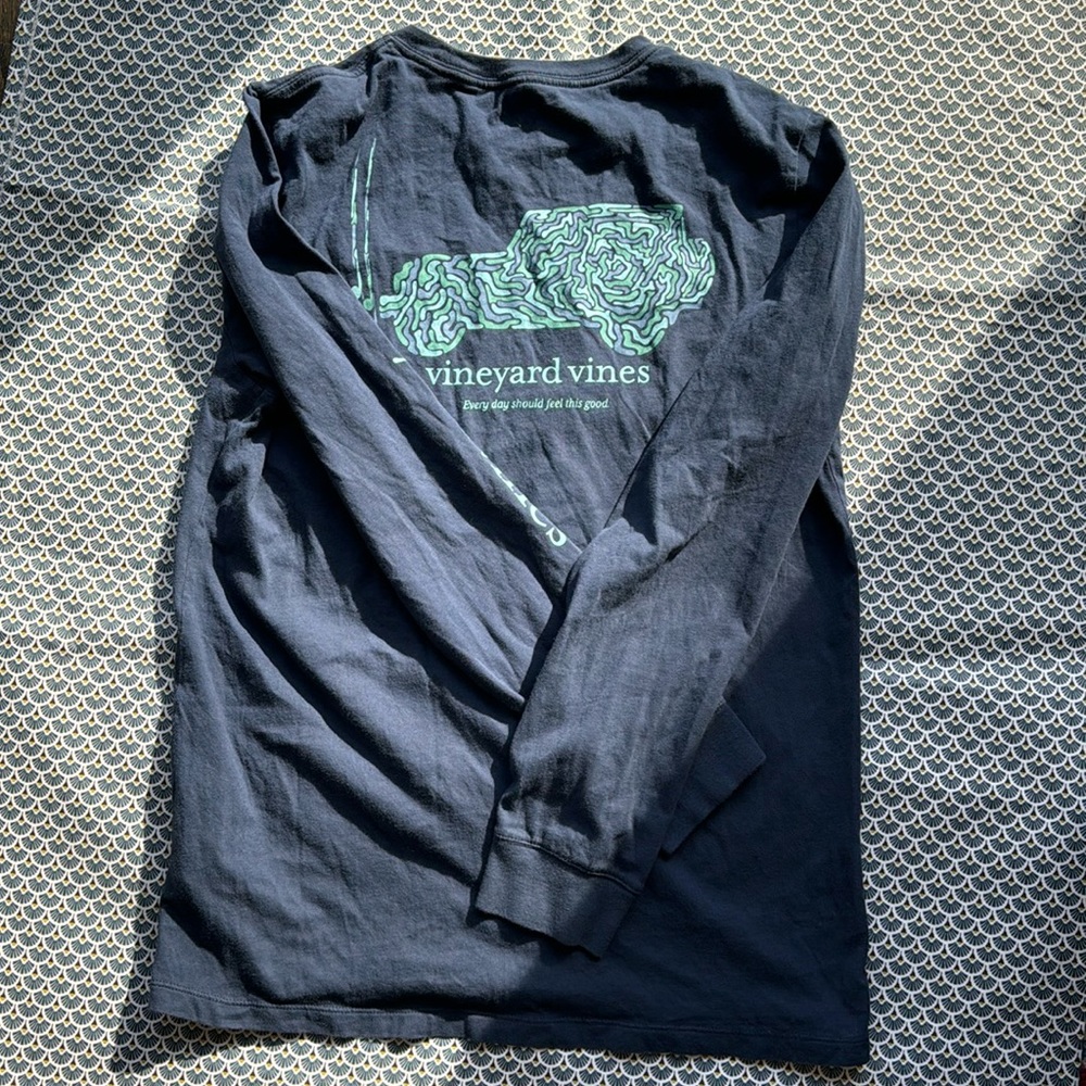 Boys Vineyard Vines size XL long sleeve tee in navy